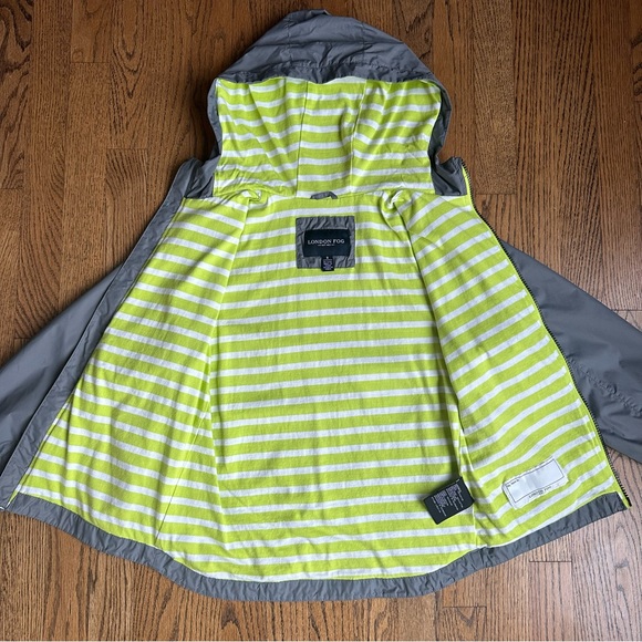 Size 8 London Fog Grey Lined Windbreaker with Hood - Picture 8 of 10